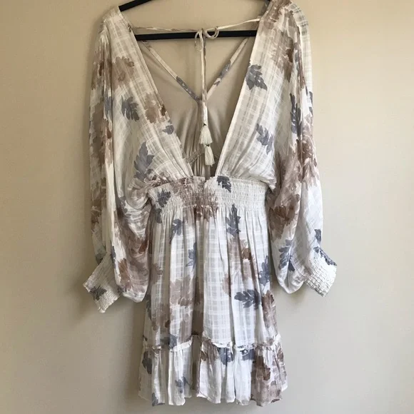 Flowy Floral Boho Sundress - Picture 3 of 12